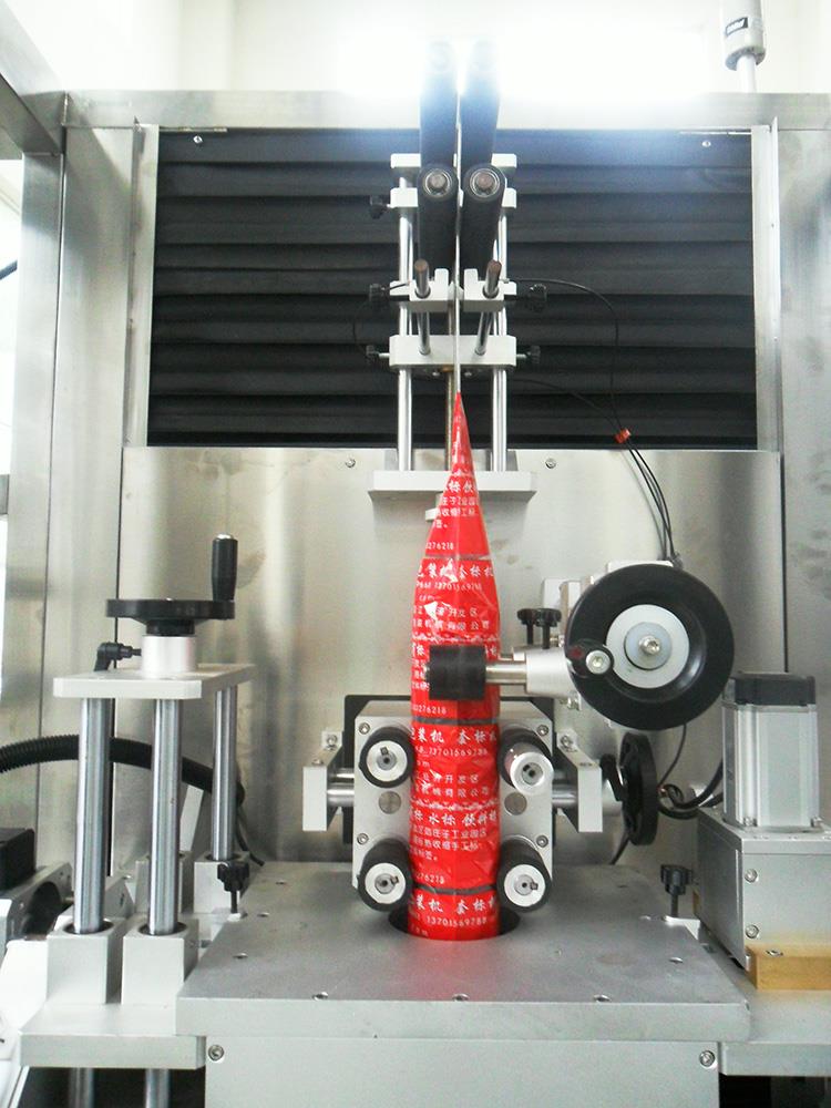 Automatische Kunststoff-Wassersaftflasche Wärmeschrumpfhülsen-Etikettiermaschine